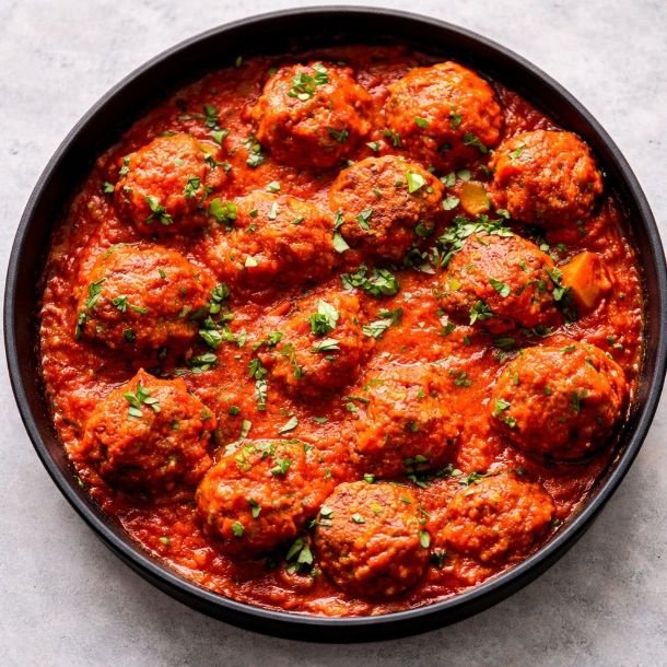 K&oslash;dboller i Tomatsauce 
